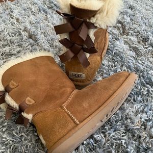 Tan Bow tie UGGs